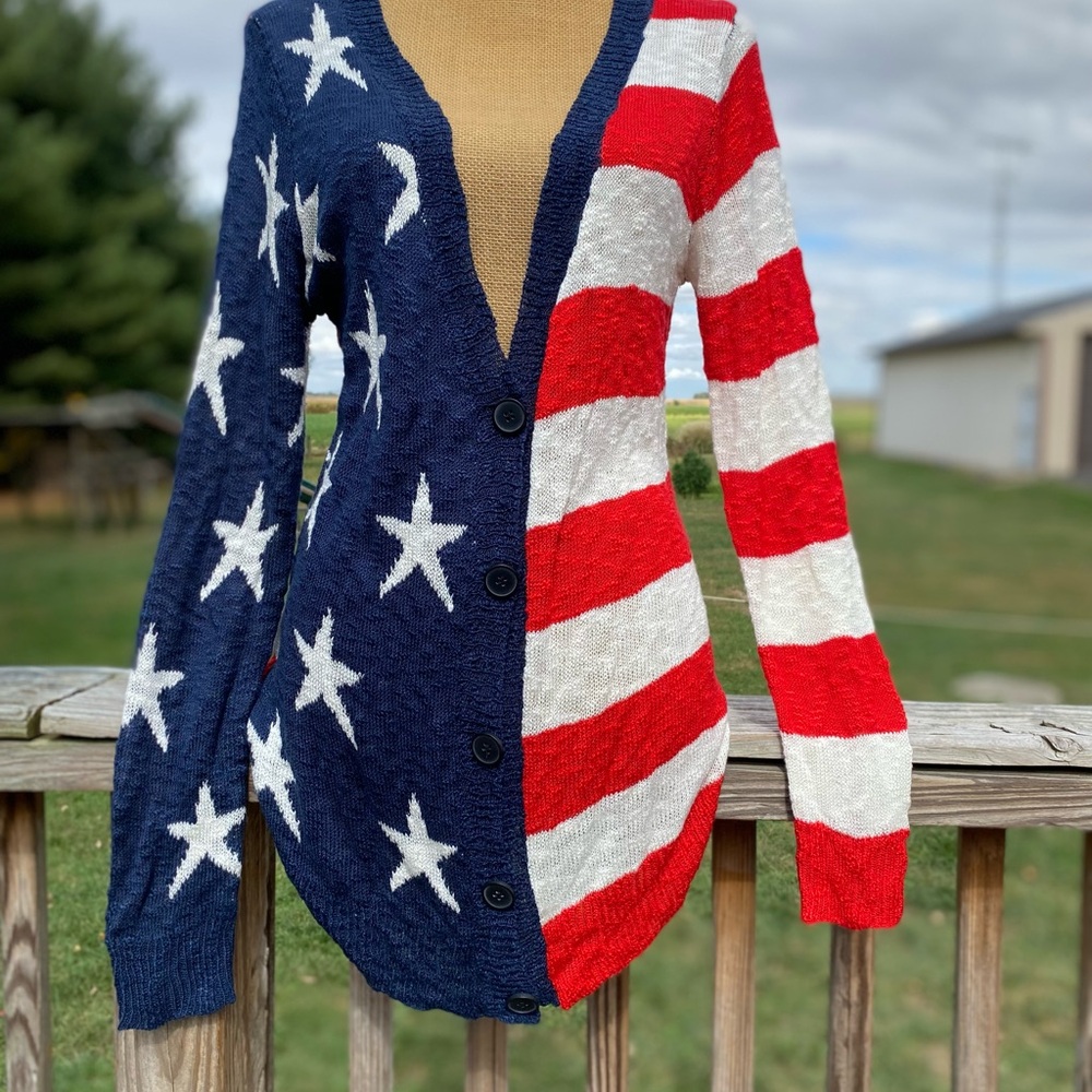ANDTHEWHY Los Angeles Patriotic Flag Red/White/Blue Cardigan Sweater Size S/M